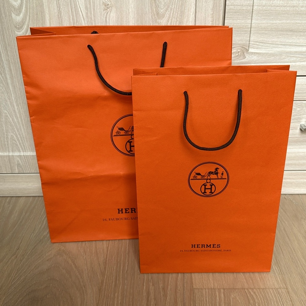 Hermes shopping gift orange bags 2 different sizes like new